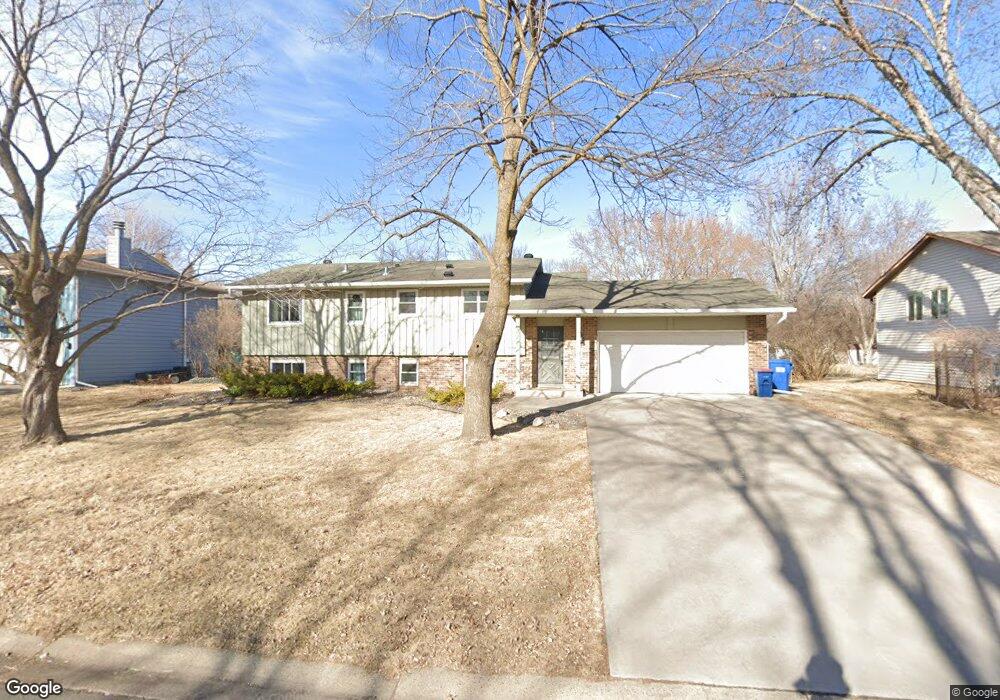 10293 Yorktown Ln N, Maple Grove, MN 55369 - photo 1