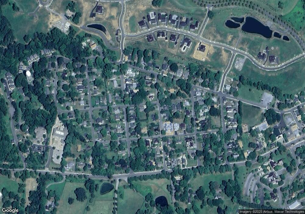 106 Locust St, Middleburg, VA 20117 - photo 1