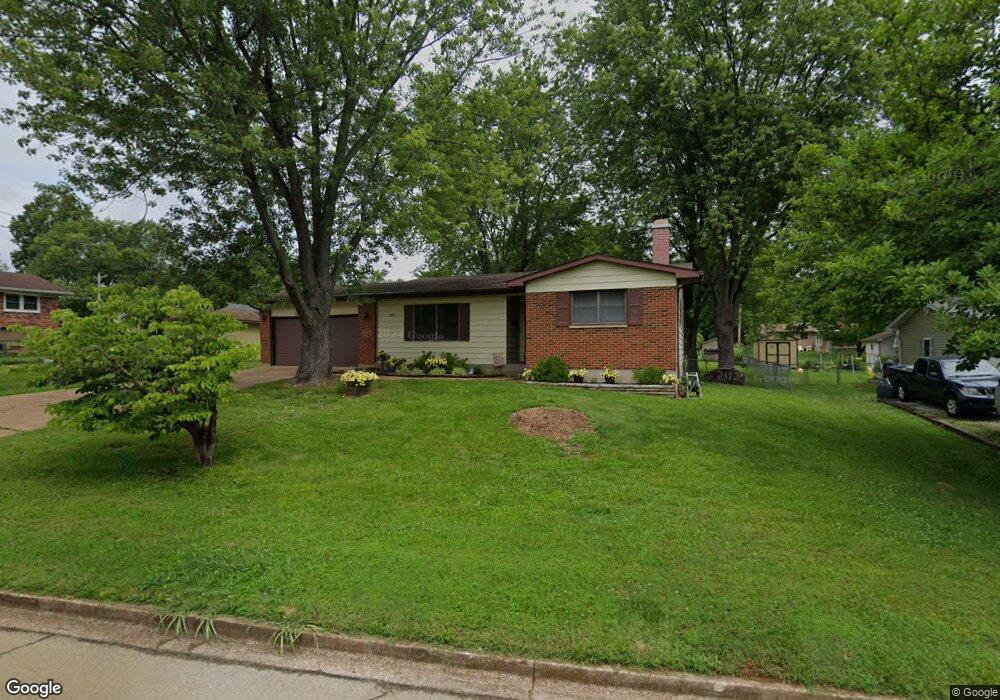 209 Pell St, Farmington, MO 63640 - photo 1