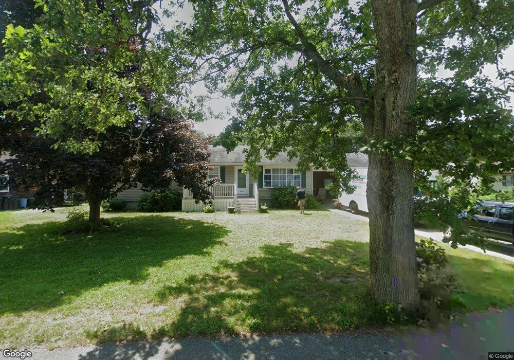 456 Russells Mills Rd, South Dartmouth, MA 02748 - photo 1