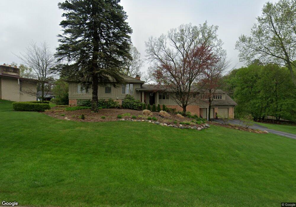 802 Helston Rd, Bloomfield Hills, MI 48304 - photo 1