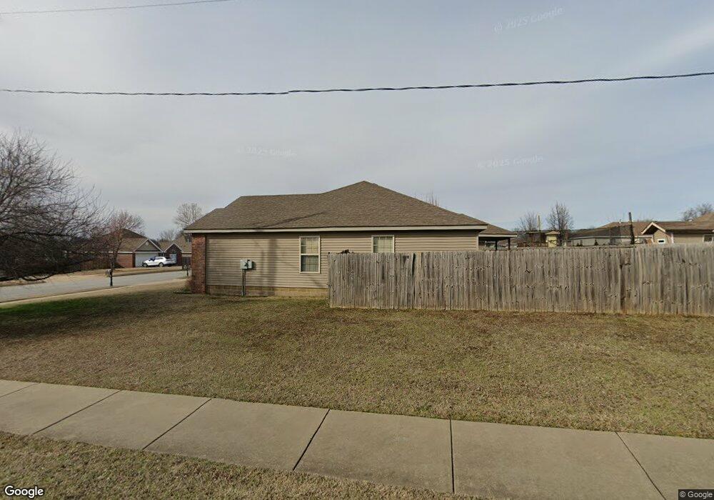 1540 W Morris Ave, Springdale, AR 72764 - photo 1