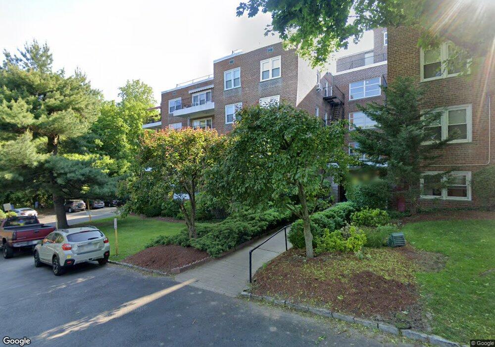 150 Draper Ln unit 2DN, Dobbs Ferry, NY 10522 - photo 1