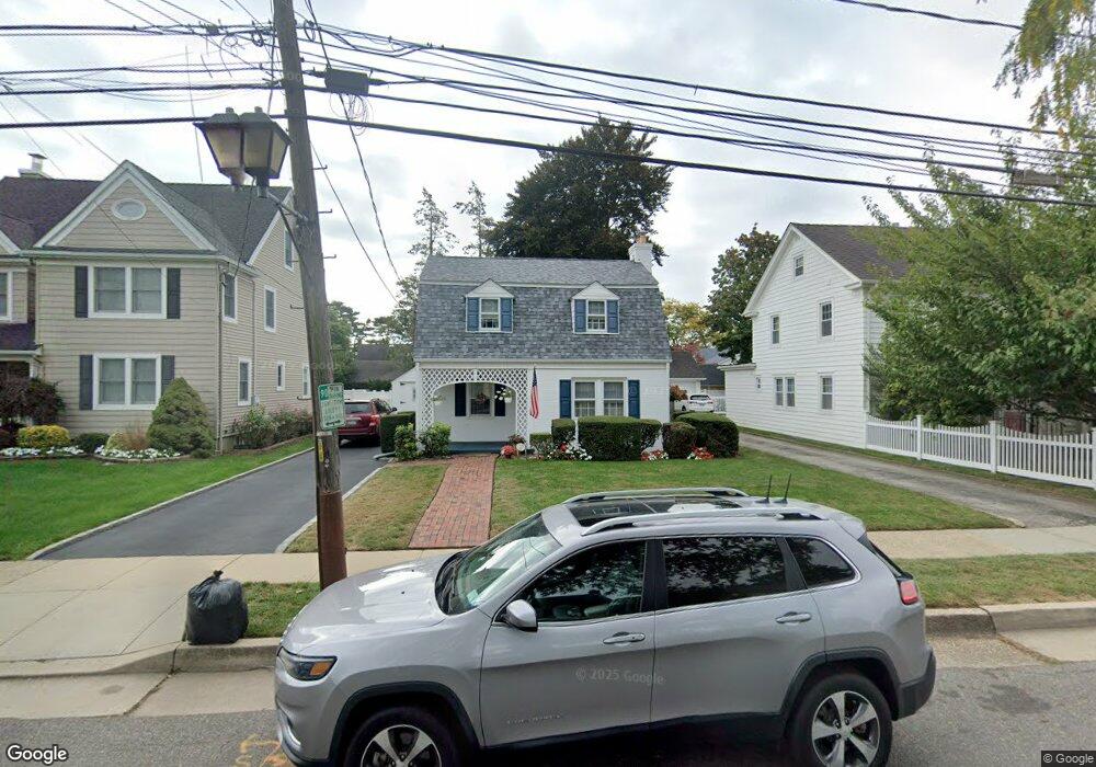 173 Primrose Rd, Williston Park, NY 11596 - photo 1