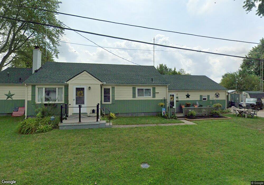 114 E Burroughs St, Blanchester, OH 45107 - photo 1