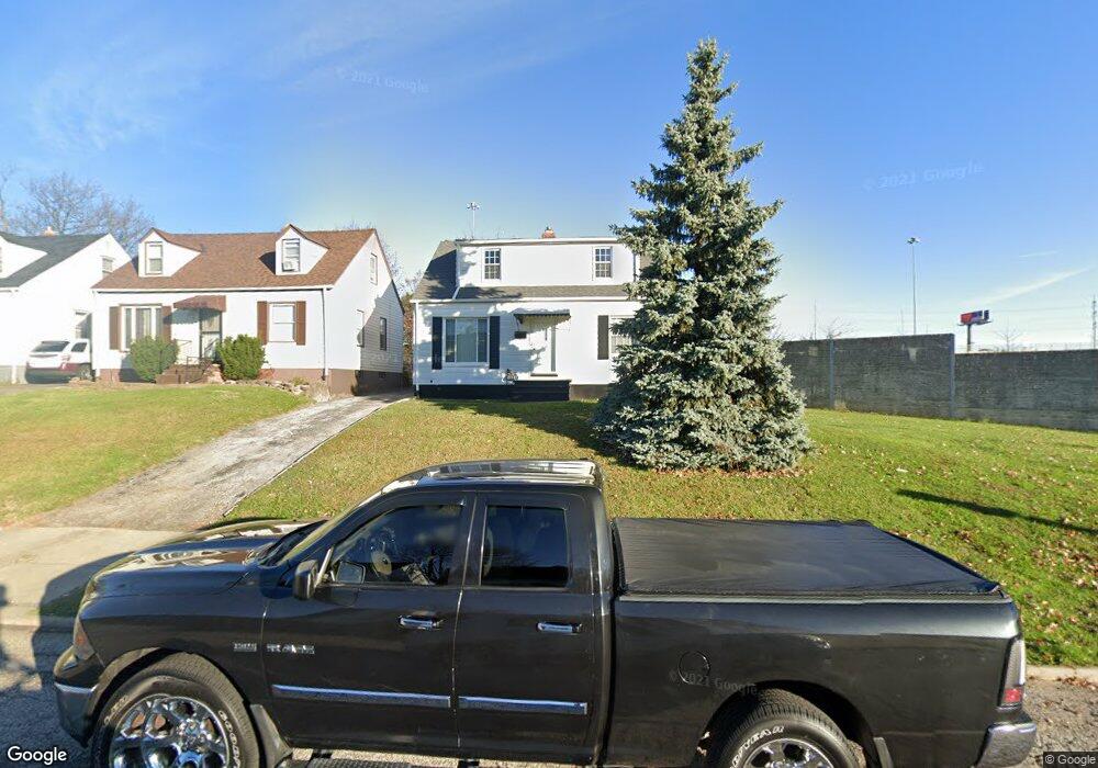 21513 Watson Rd, Maple Heights, OH 44137 - photo 1