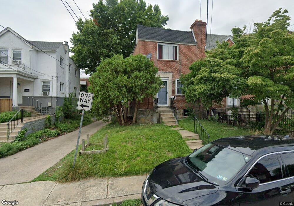 7007 Clover Ln, Upper Darby, PA 19082 - photo 1