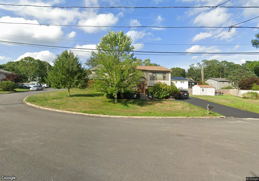 22 Cindy James Cir, Warwick, RI 02889 - photo 1