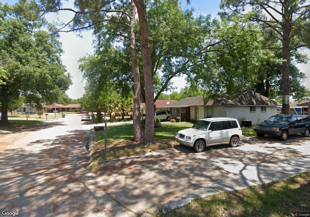 8818 Hillsgrove Ct, Houston, TX 77088 - photo 1
