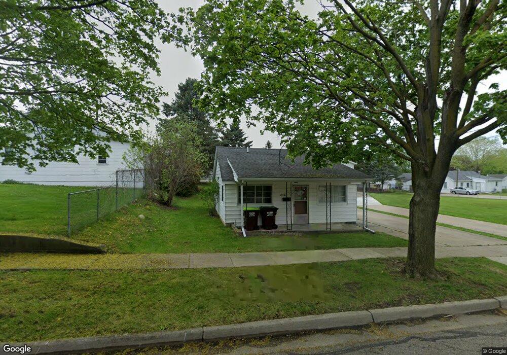 850 Howell Ave, Adrian, MI 49221 - photo 1