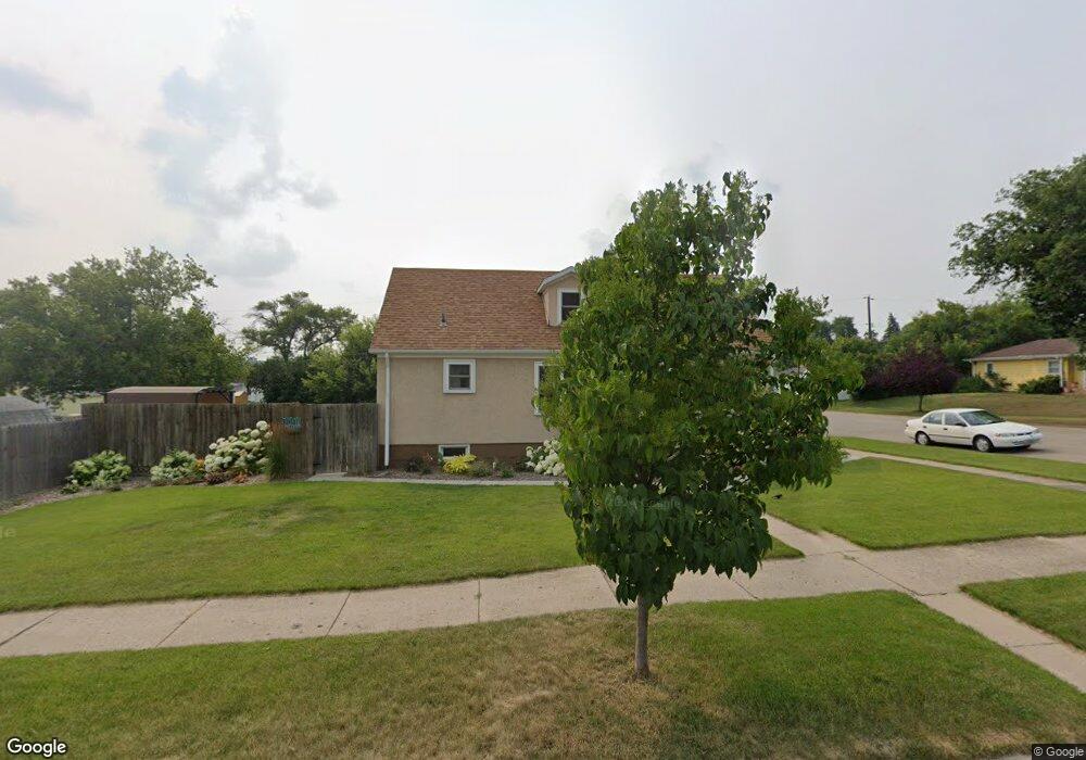 902 5th Ave SE, Jamestown, ND 58401 - photo 1