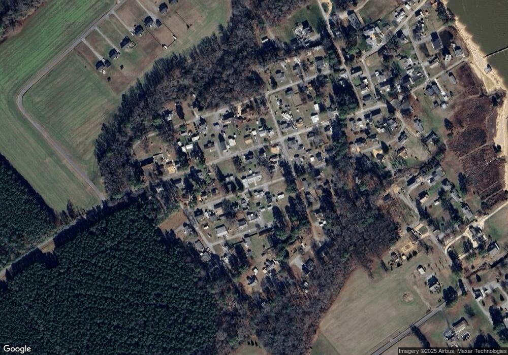 189 Waterview Dr, Dunnsville, VA 22454 - photo 1