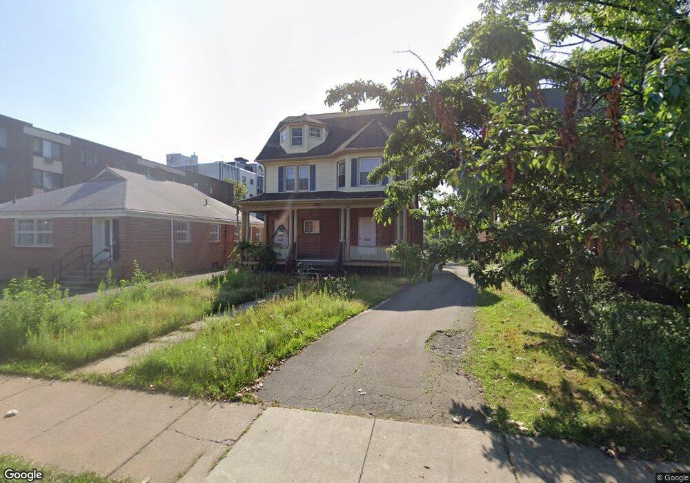 104 Gillett St unit 1, Hartford, CT 06105 - photo 1