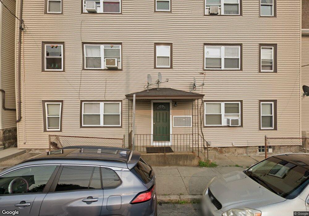 114 Tuttle St unit 3rd flr, Fall River, MA 02724 - photo 1