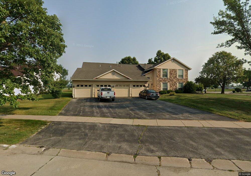 4122 Lexington Dr NE unit C, Cedar Rapids, IA 52402 - photo 1