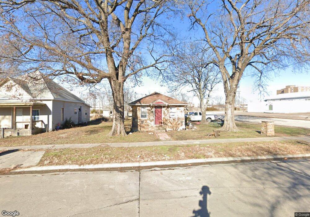 2001 Grand Ave, Parsons, KS 67357 - photo 1