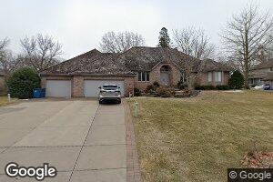 12421 Huntingdon Ln, Hopkins, MN 55305