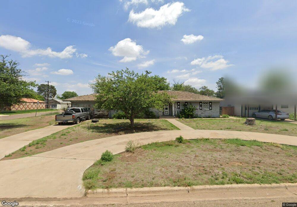 1316 Travis St, Plainview, TX 79072 - photo 1