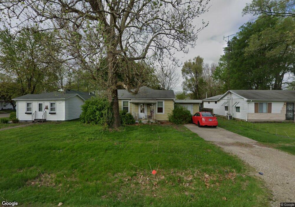 1527 Pekin St, Lincoln, IL 62656 - photo 1