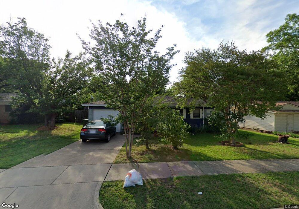 876 Jerry Ln, Bedford, TX 76022 - photo 1