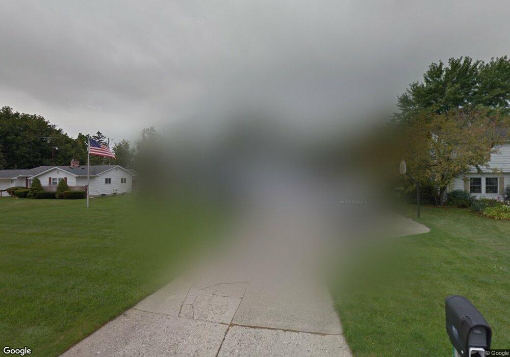 1360 Yorktown Dr, Flint, MI 48532 - photo 1