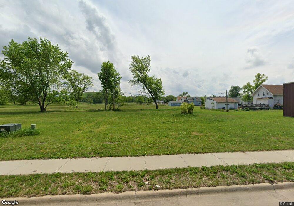 83 17th Ave SW, Cedar Rapids, IA 52404 - photo 1