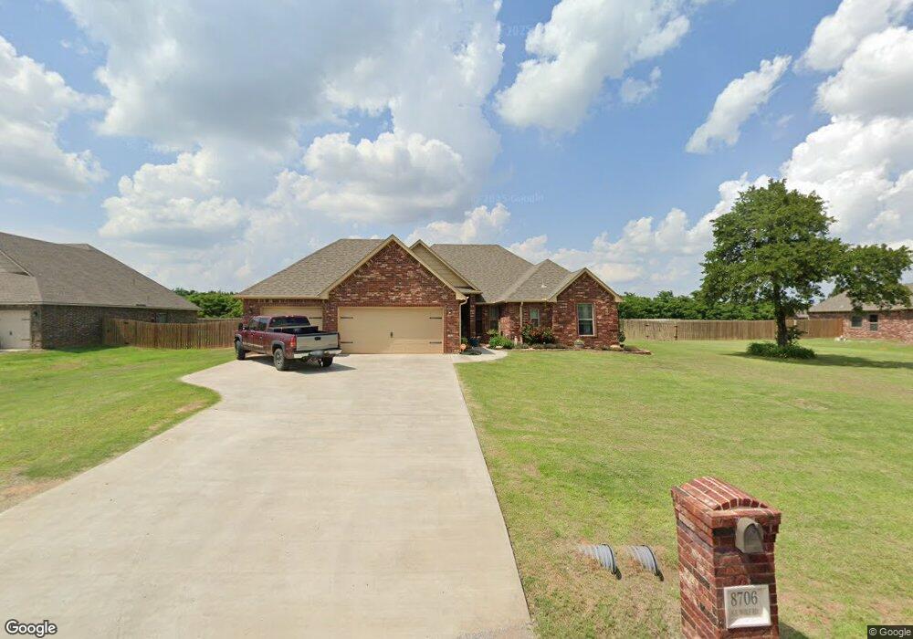 8706 NE Wolf Rd, Elgin, OK 73538 - photo 1