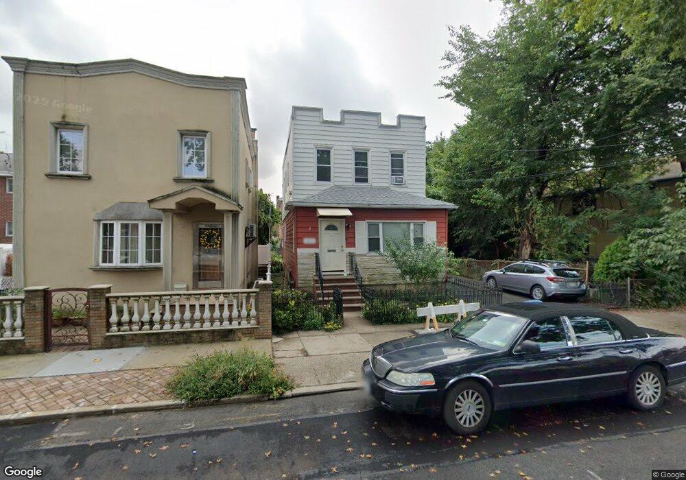 21-11 48th St unit 2, Queens, NY 11105 - photo 1