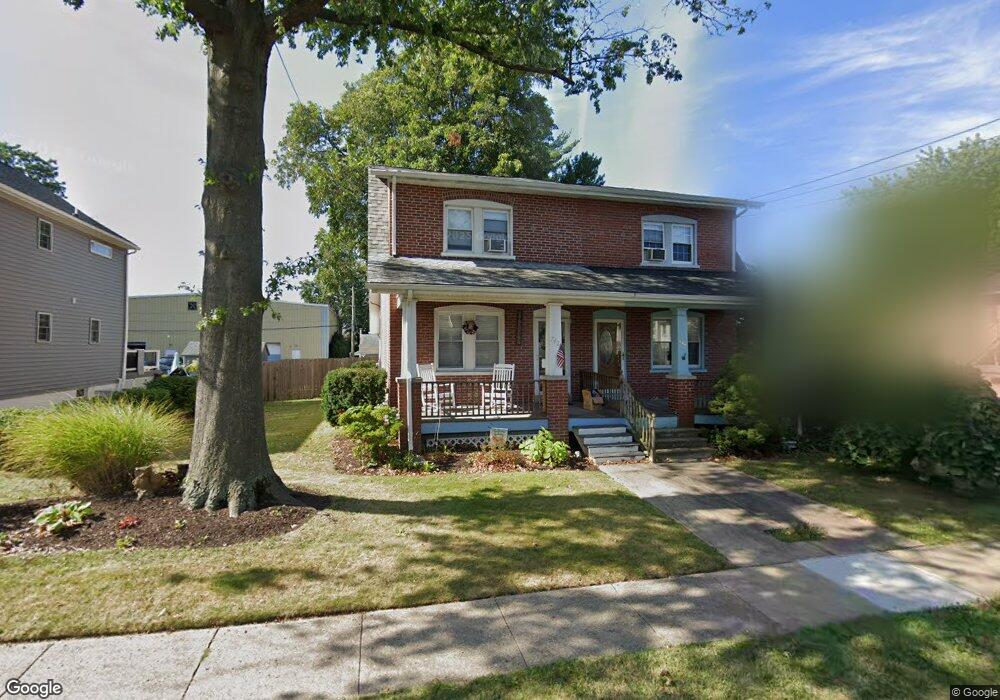 742 W 3rd St, Lansdale, PA 19446 - photo 1