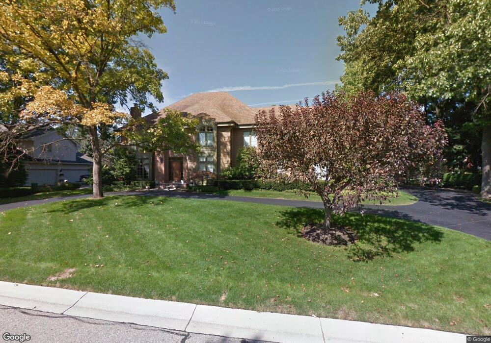 4624 Ravine Dr, Bloomfield Hills, MI 48301 - photo 1