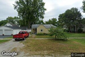311 E Chestnut St, Moweaqua, IL 62550