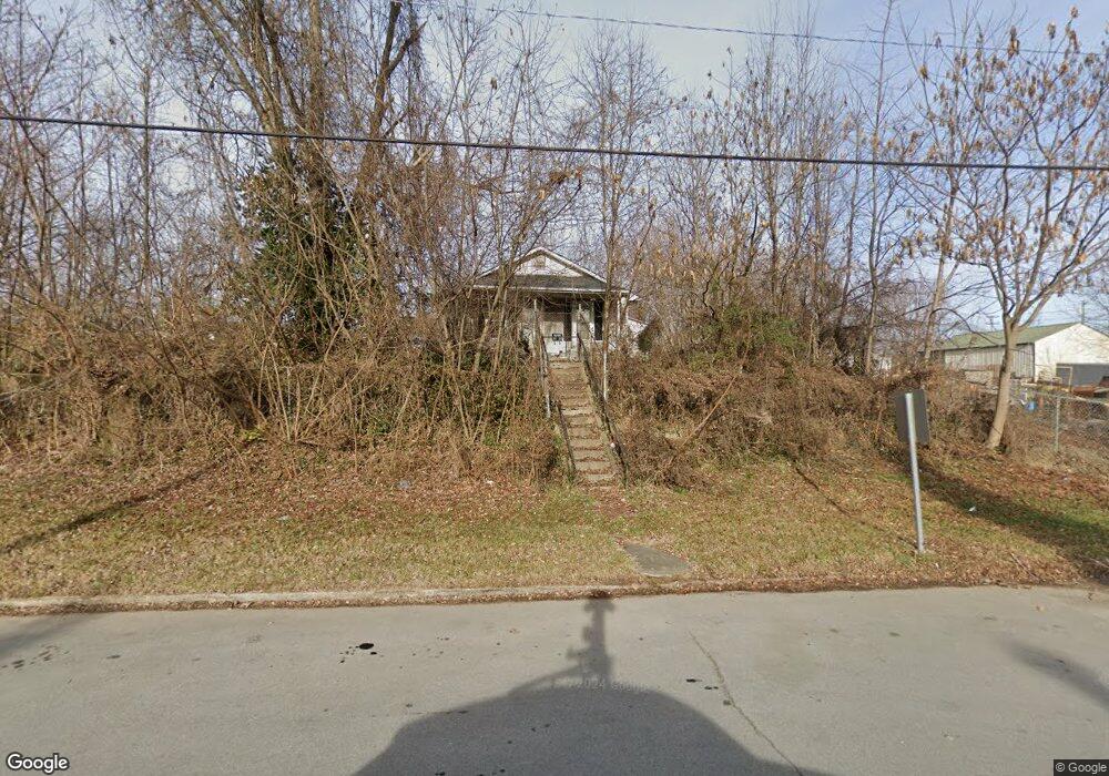 1209 E Fairview Ave, Johnson City, TN 37601 - photo 1