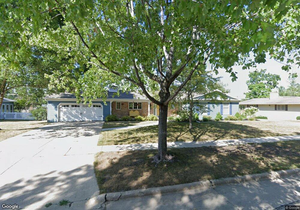 3524 Random Rd SE, Cedar Rapids, IA 52403 - photo 1