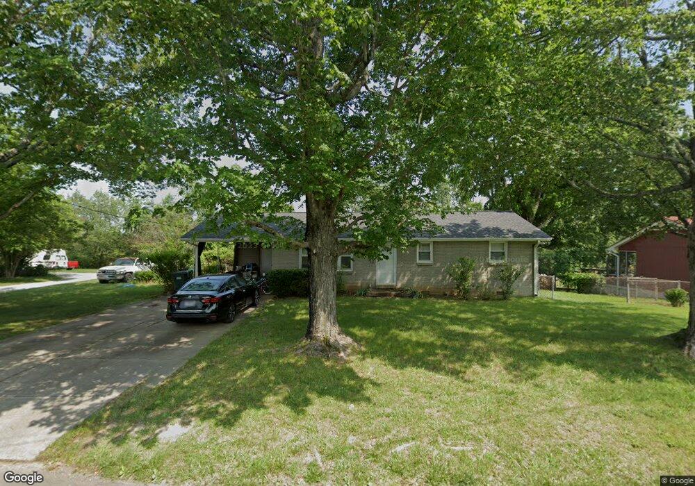 107 Helberg St, Dickson, TN 37055 - photo 1