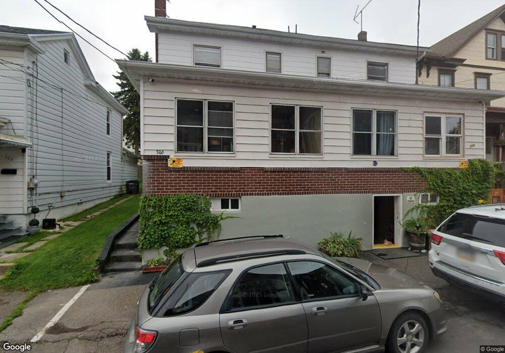 304 E Juniper St, Hazleton, PA 18201 - photo 1