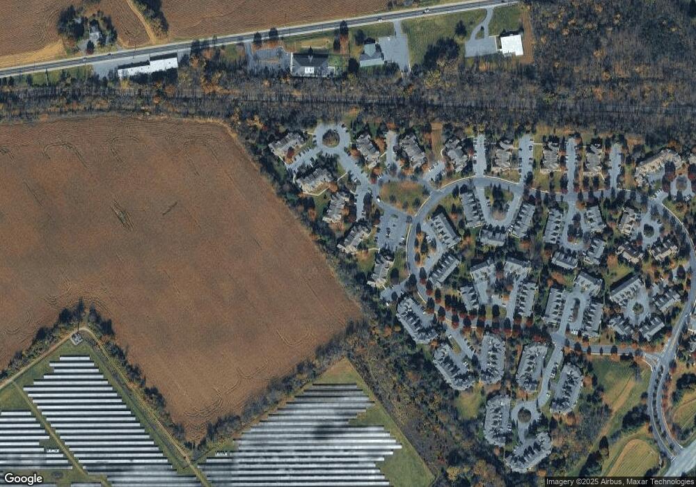 838 Honeybrook Cir unit 17838, Stewartsville, NJ 08886 - photo 1