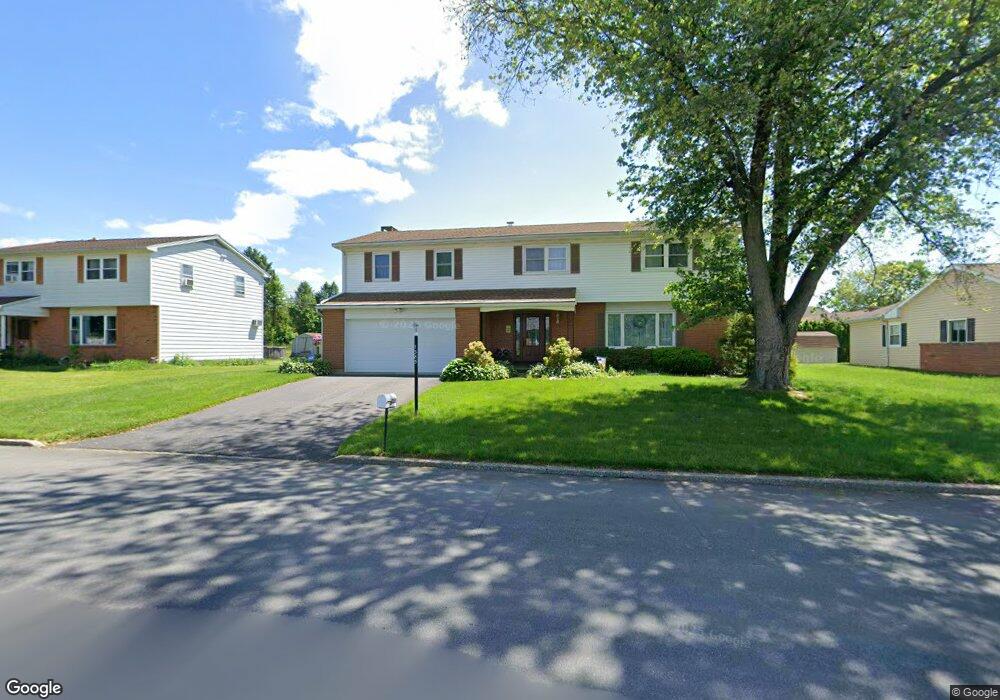 1385 Oak Dr, Macungie, PA 18062 - photo 1