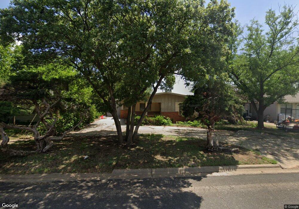 302 Amarillo St, Plainview, TX 79072 - photo 1