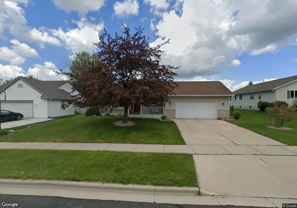 220 Whisper Ln, Kewaskum, WI 53040 - photo 1