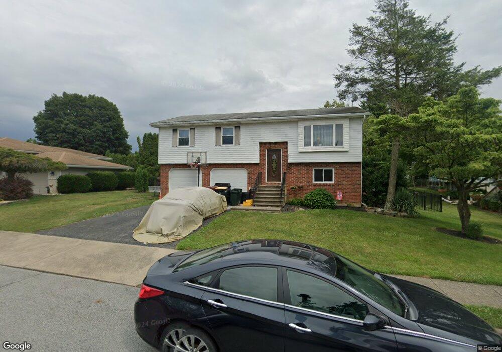 4512 Nile Dr, Whitehall, PA 18052 - photo 1