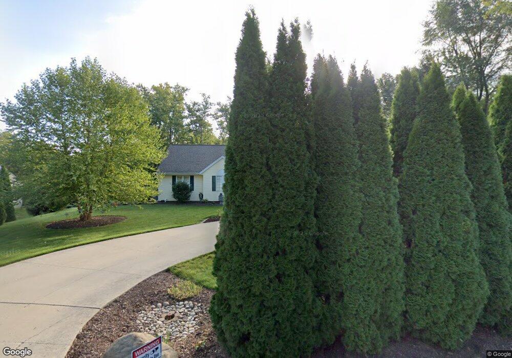 W142N7240 Oakwood Dr, Menomonee Falls, WI 53051 - photo 1