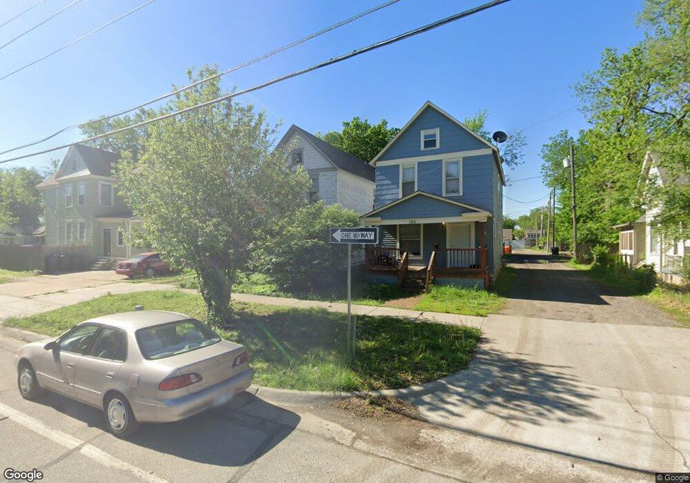 1209 SW 5th St, Topeka, KS 66606 - photo 1