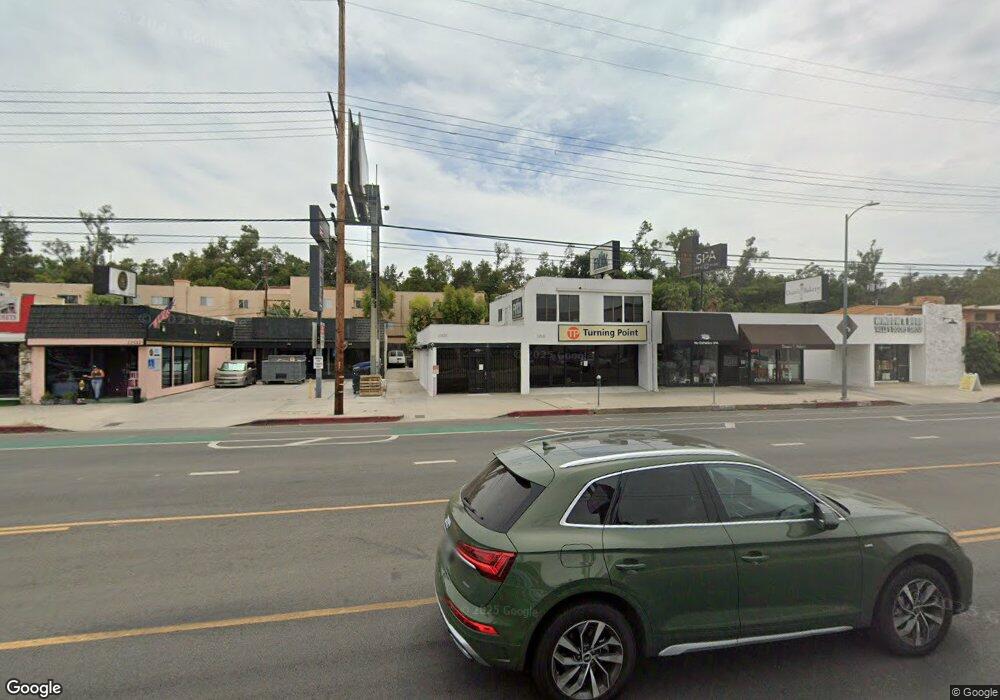 22520 Ventura Blvd, Woodland Hills, CA 91364 - photo 1