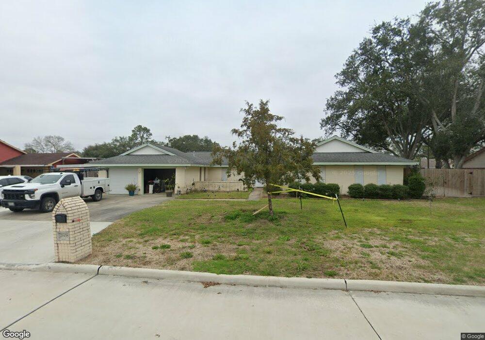 2608 Adams St, Alvin, TX 77511 - photo 1