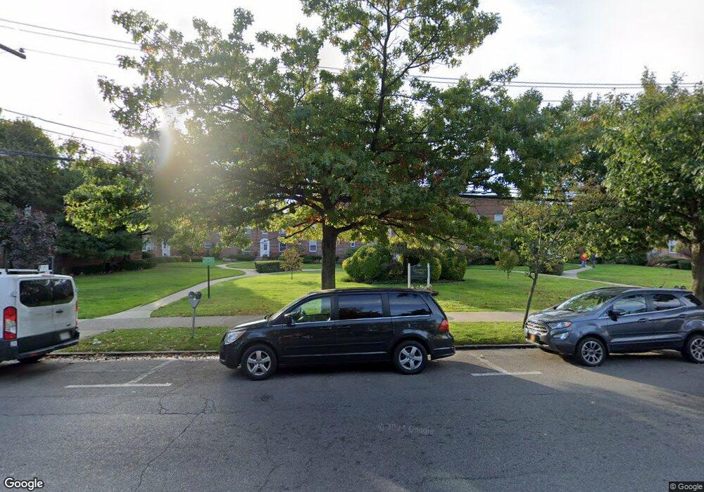 285 Central Ave unit E-5, Lawrence, NY 11559 - photo 1