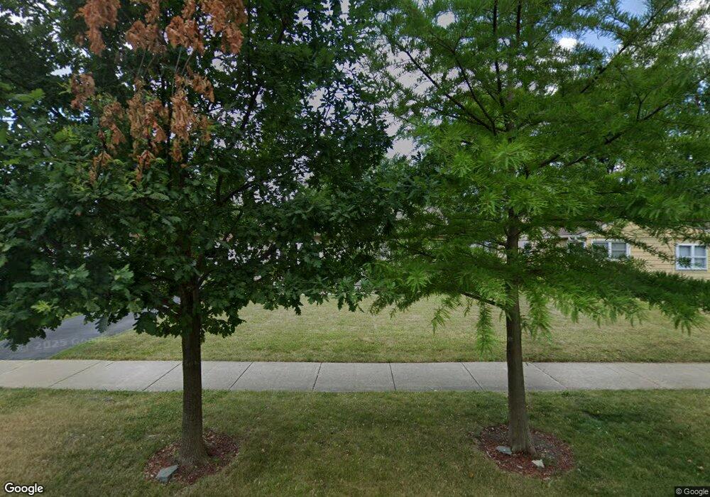 2401 Meadow Dr, Rolling Meadows, IL 60008 - photo 1