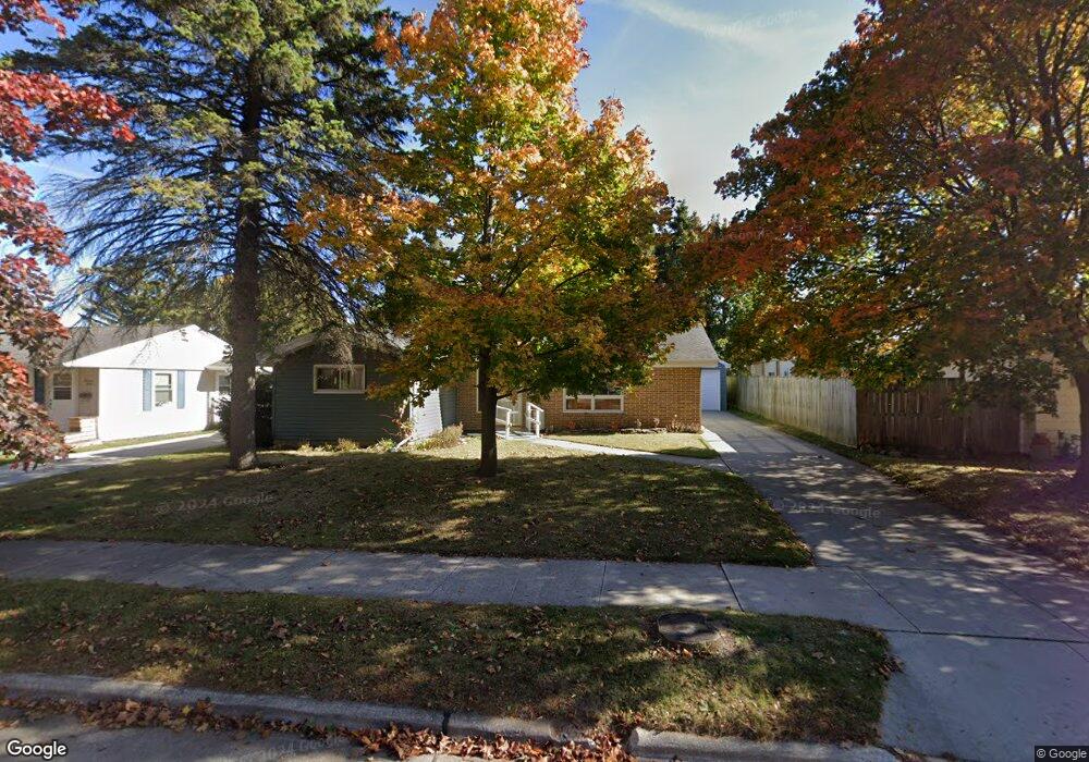 1407 N 4th St, Manitowoc, WI 54220 - photo 1