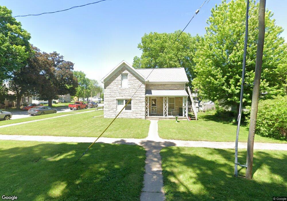 421 W 5th St, Cedar Falls, IA 50613 - photo 1