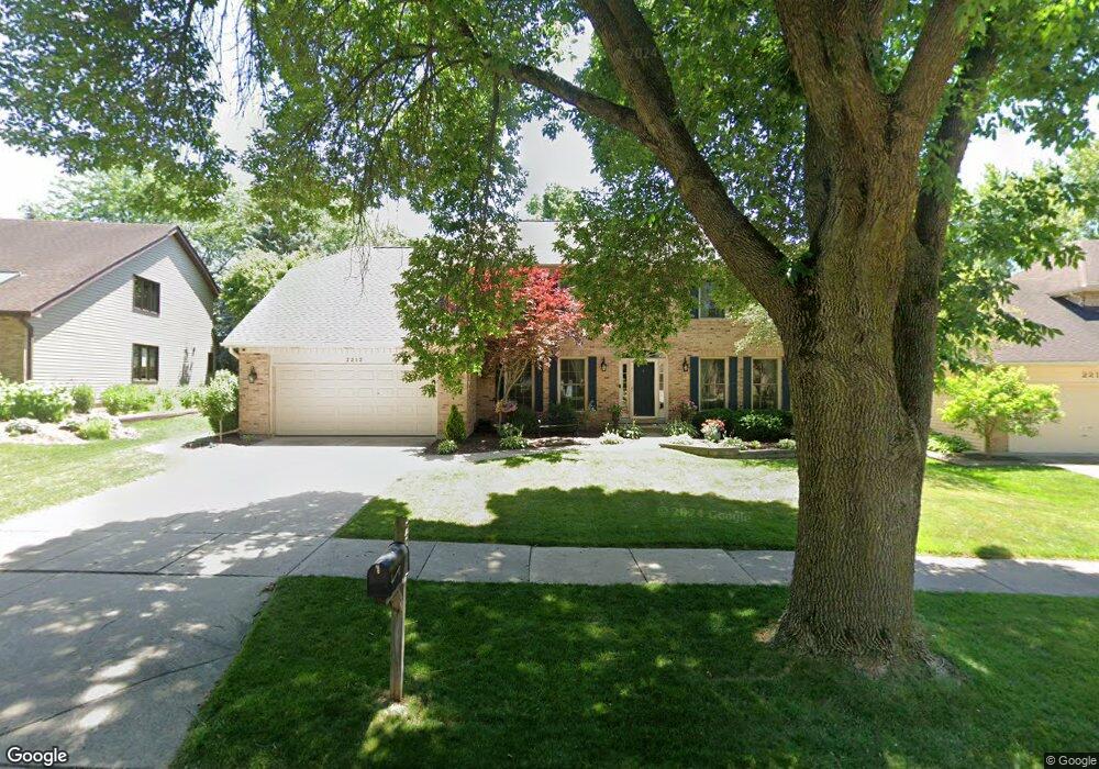 2212 University Dr, Naperville, IL 60565 - photo 1