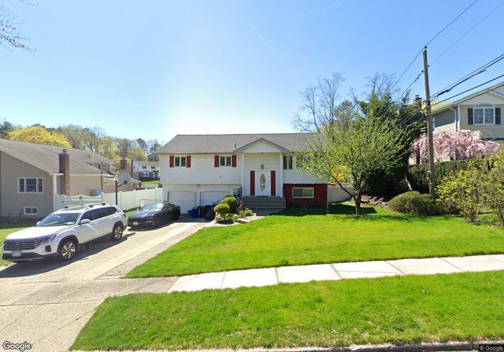 24 Amherst Ln, Smithtown, NY 11787 - photo 1